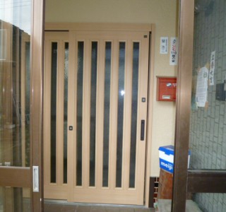玄関ドア交換工事のリフォーム後画像